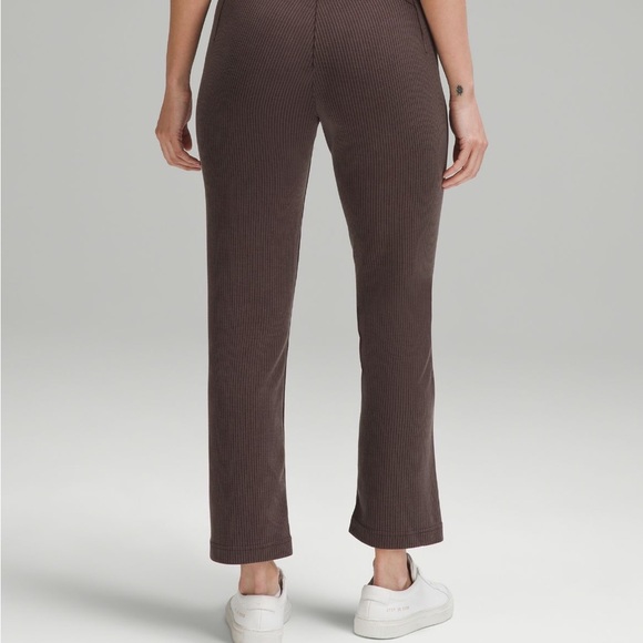 Lululemon NEW ribbed soft streme zipped leg cropped pant sz 8 🤎 - Picture 4 of 13